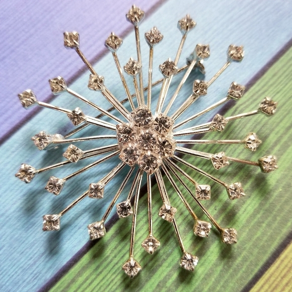 Vintage Jewelry - Vintage silver starburst brooch diamante pin Roman